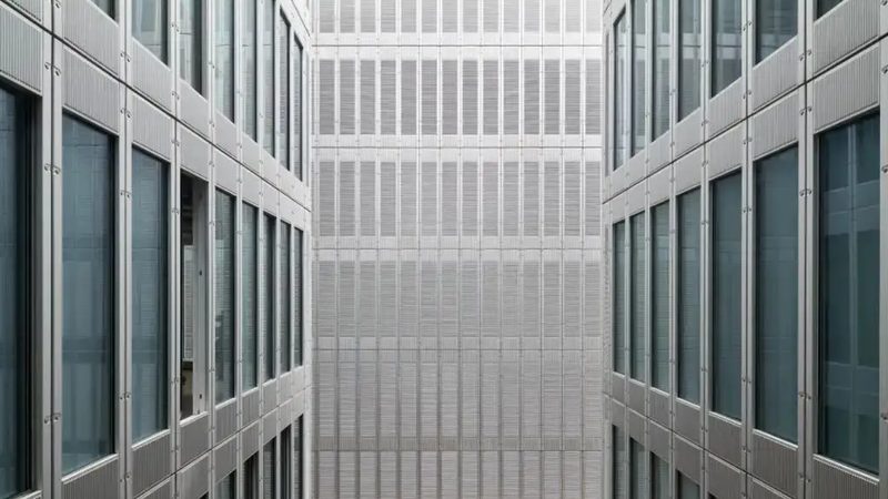学校钢质门分包施工流程解析**